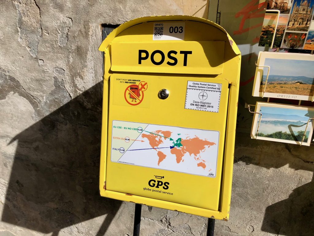 Mailing postcards in Rome - Beehive Rome